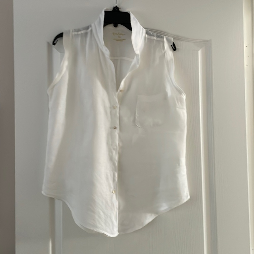 Lilly Pulitzer sleeveless linen blouse